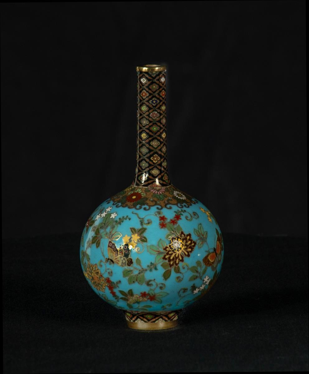 Meiji Japanese Cloisonne Enamel Bottle Vase – Namikawa Yasuyuki (1845-1927)  For Sale