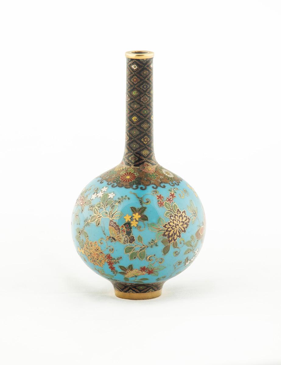 Japanese Cloisonne Enamel Bottle Vase – Namikawa Yasuyuki (1845-1927)  For Sale 1