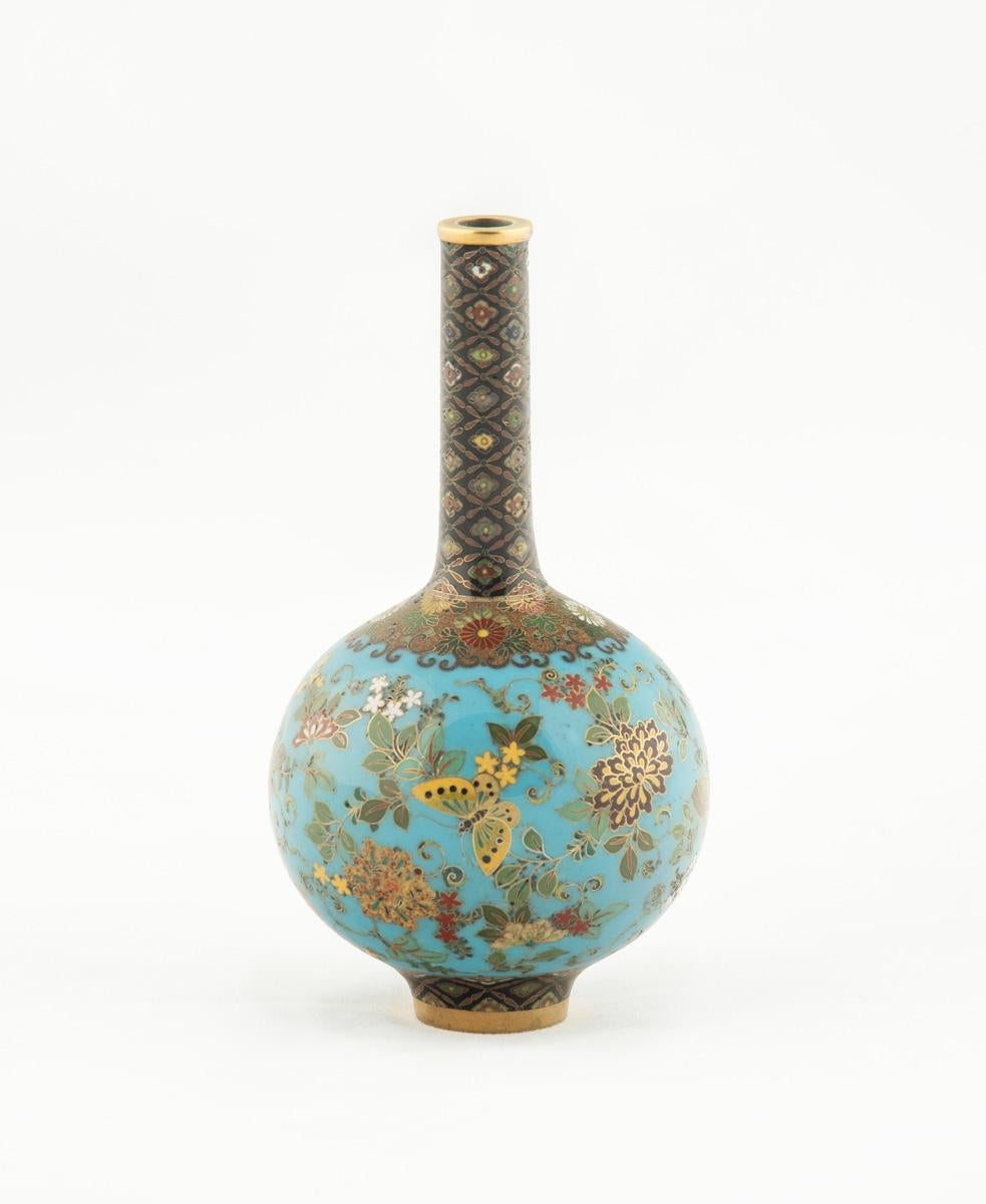 Vase bouteille en émail cloisonné japonais - Namikawa Yasuyuki (1845-1927)  en vente 1