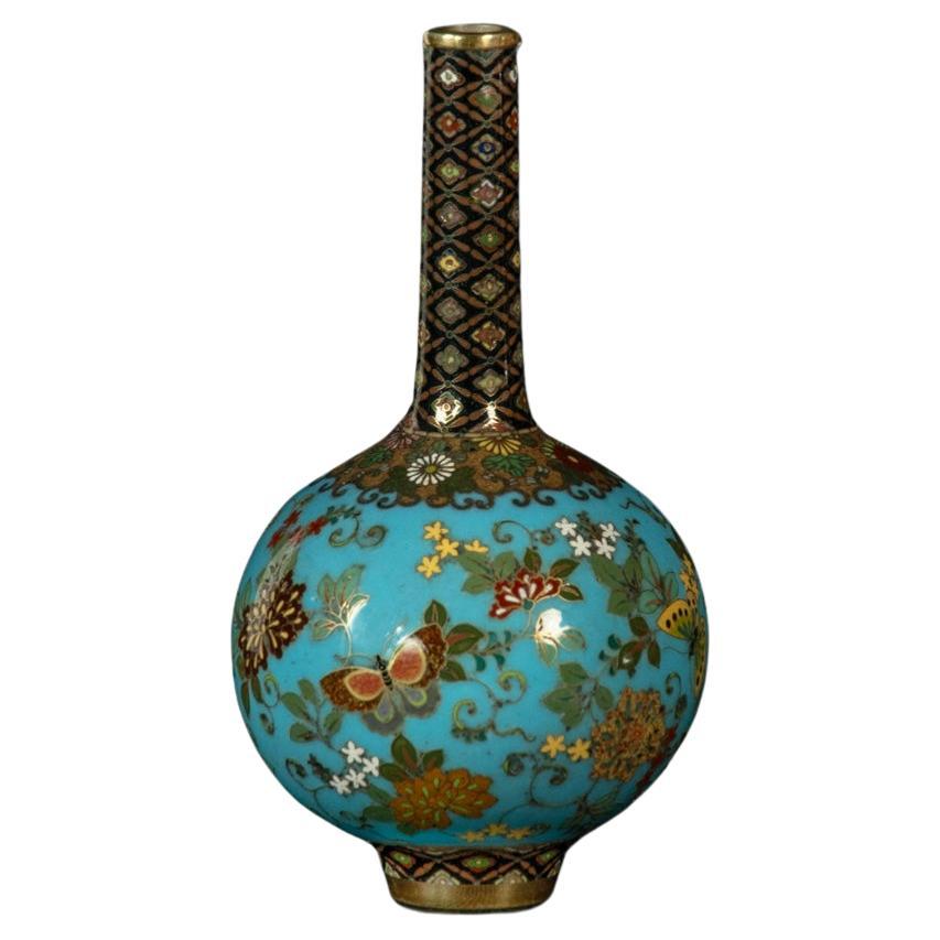 Japanese Cloisonne Enamel Bottle Vase – Namikawa Yasuyuki (1845-1927)  For Sale