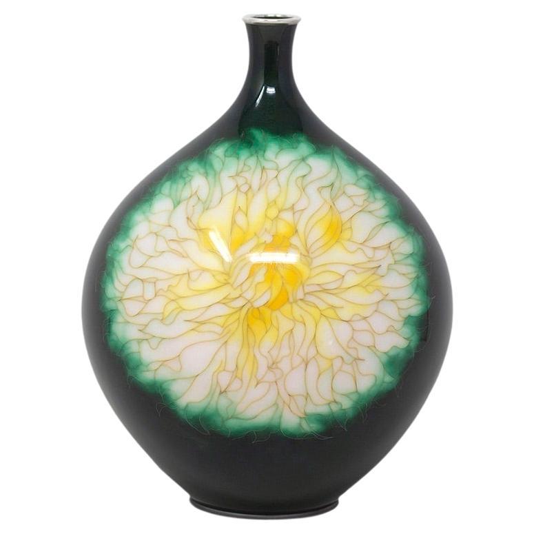 Vase japonais en forme de chrysanthème en émail cloisonné signé Ando Company
