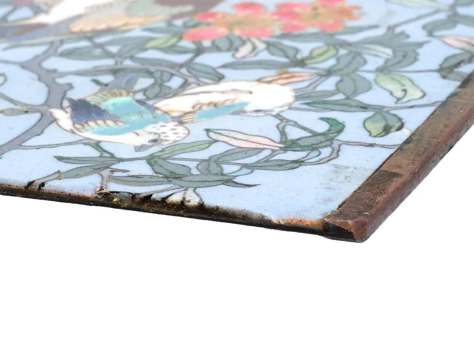 Cloisonné Placca giapponese in smalto cloisonne raffigurante uccelli e fiori in vendita