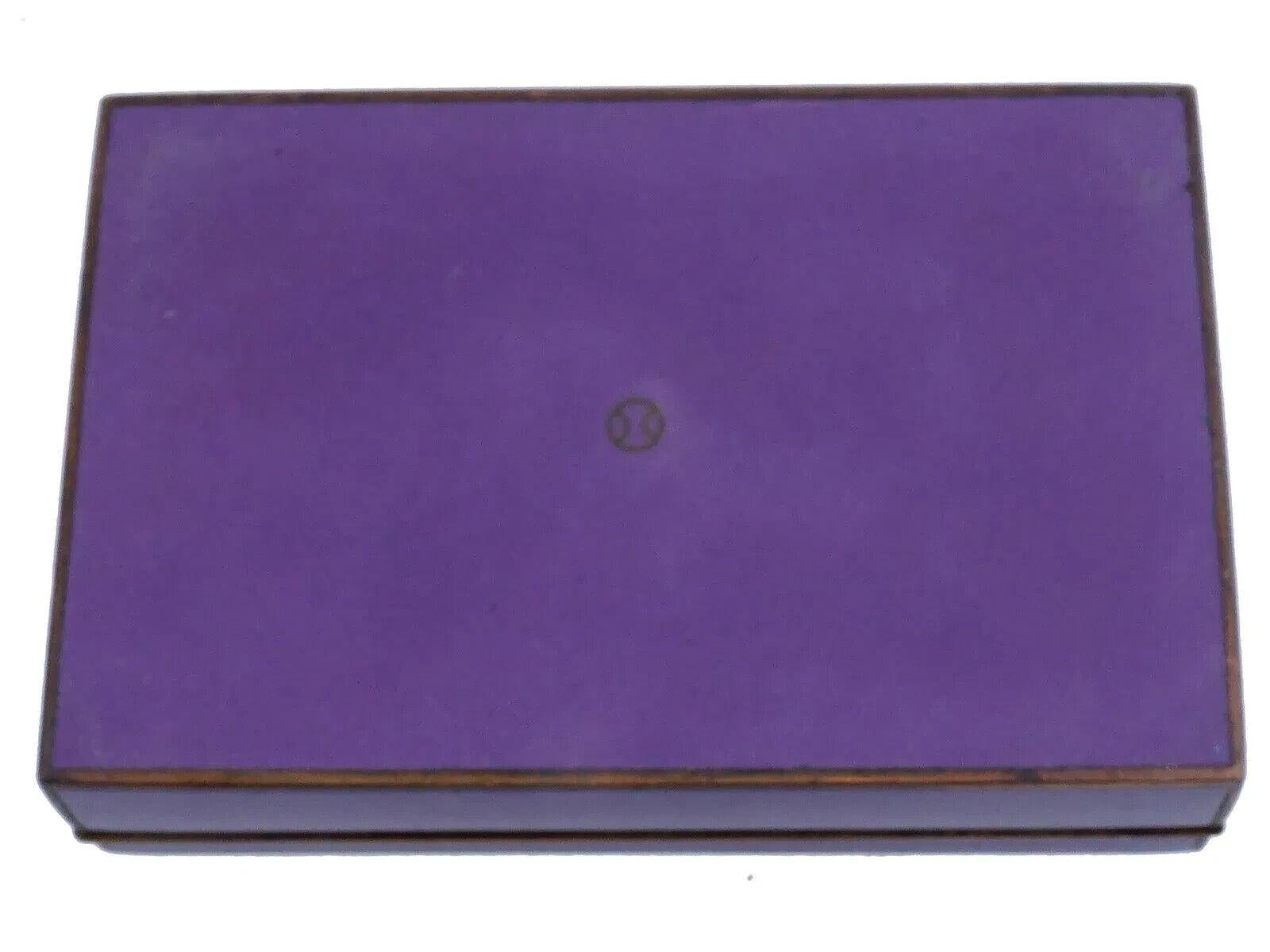 Caja de baratijas japonesa de esmalte de cloisonné morado firmada Inaba con placa de plata Cloissoné en venta
