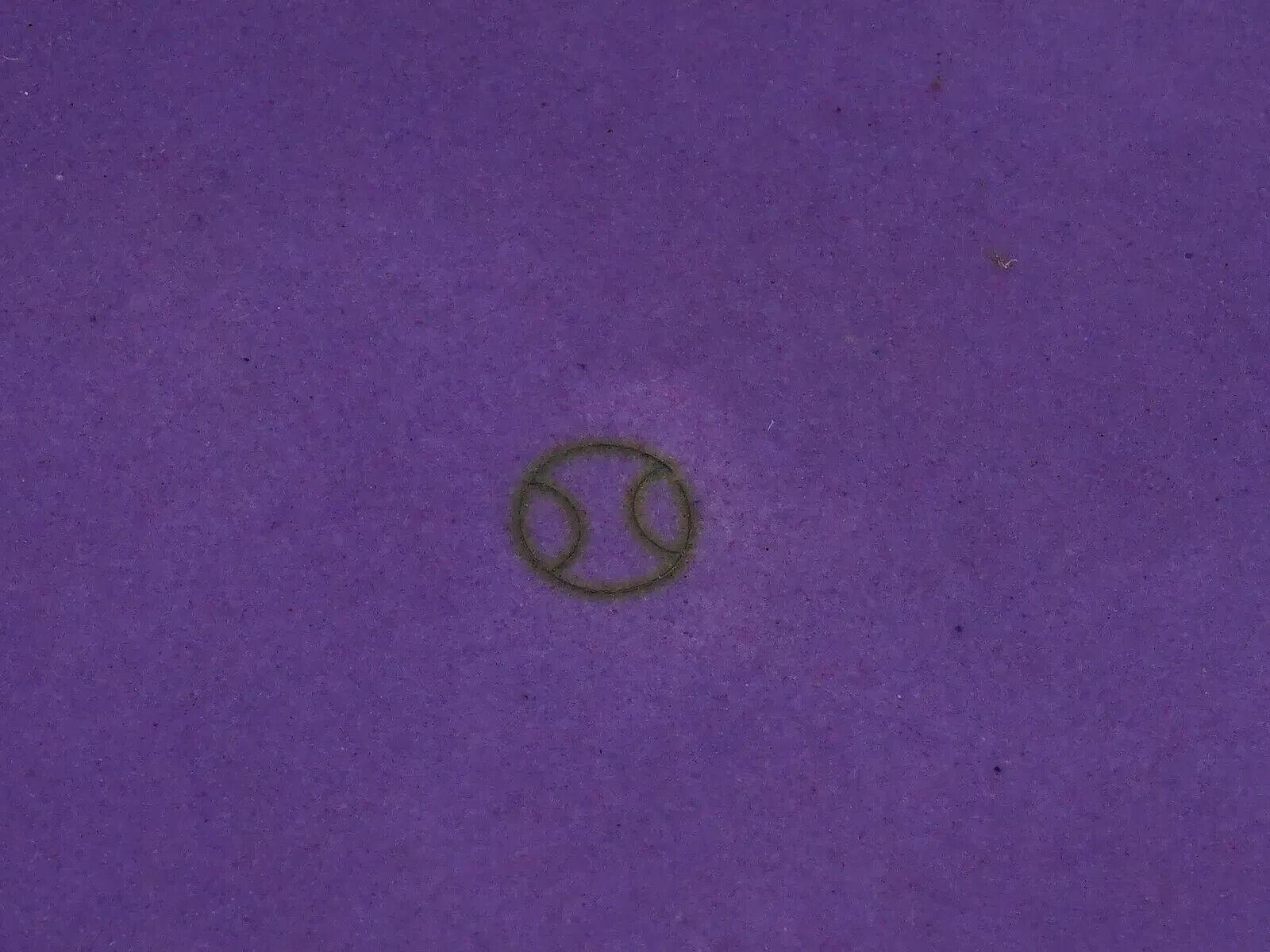 Caja de baratijas japonesa de esmalte de cloisonné morado firmada Inaba con placa de plata en Bueno estado para la venta en New York, NY