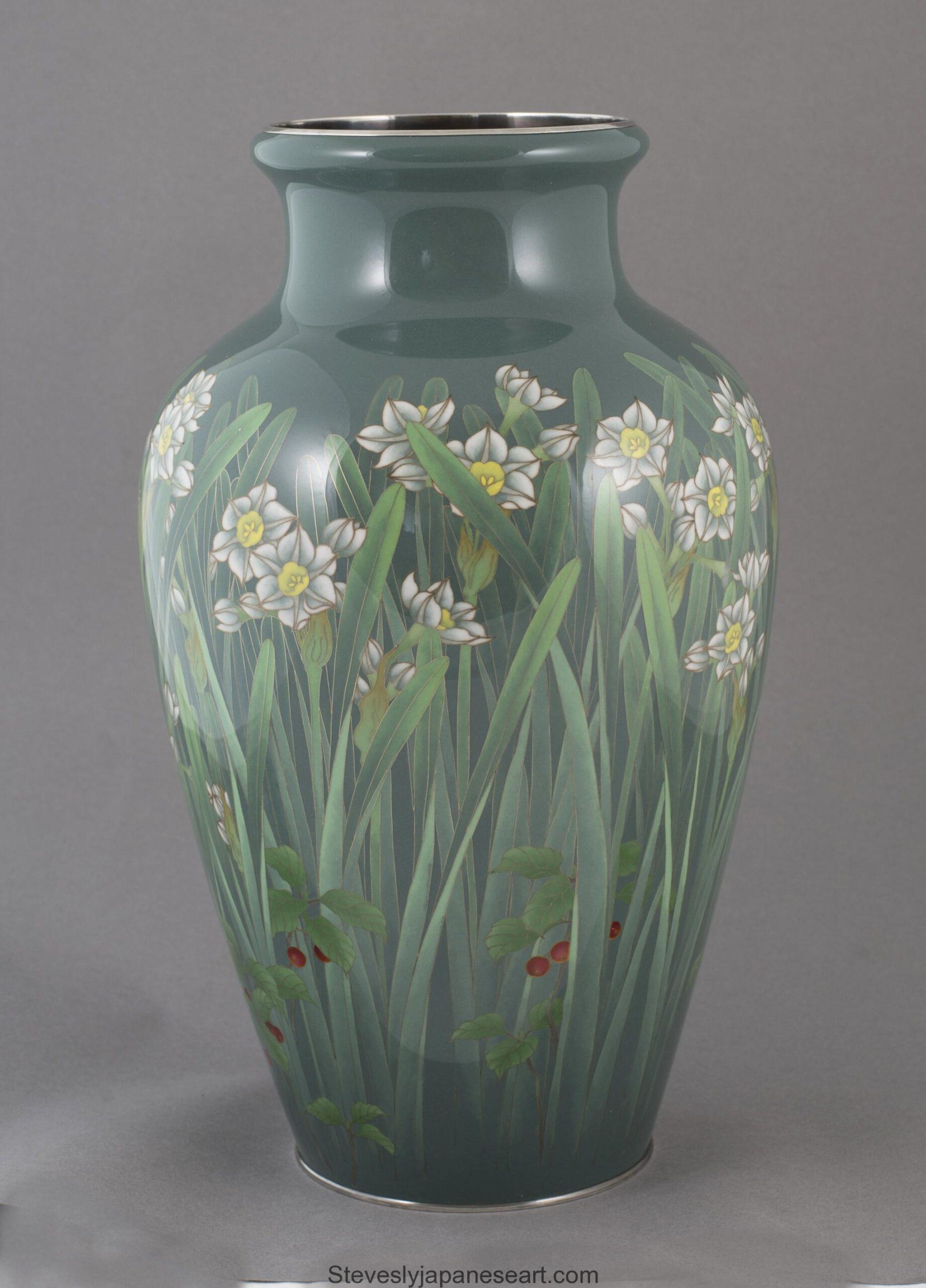 Japanese Cloisonne Enamel Vase by Ando Jubei In Good Condition In Christchurch, GB