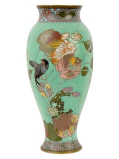 Vase japonais en émail cloisonné Période Meiji Fond vert Oiseau Floral