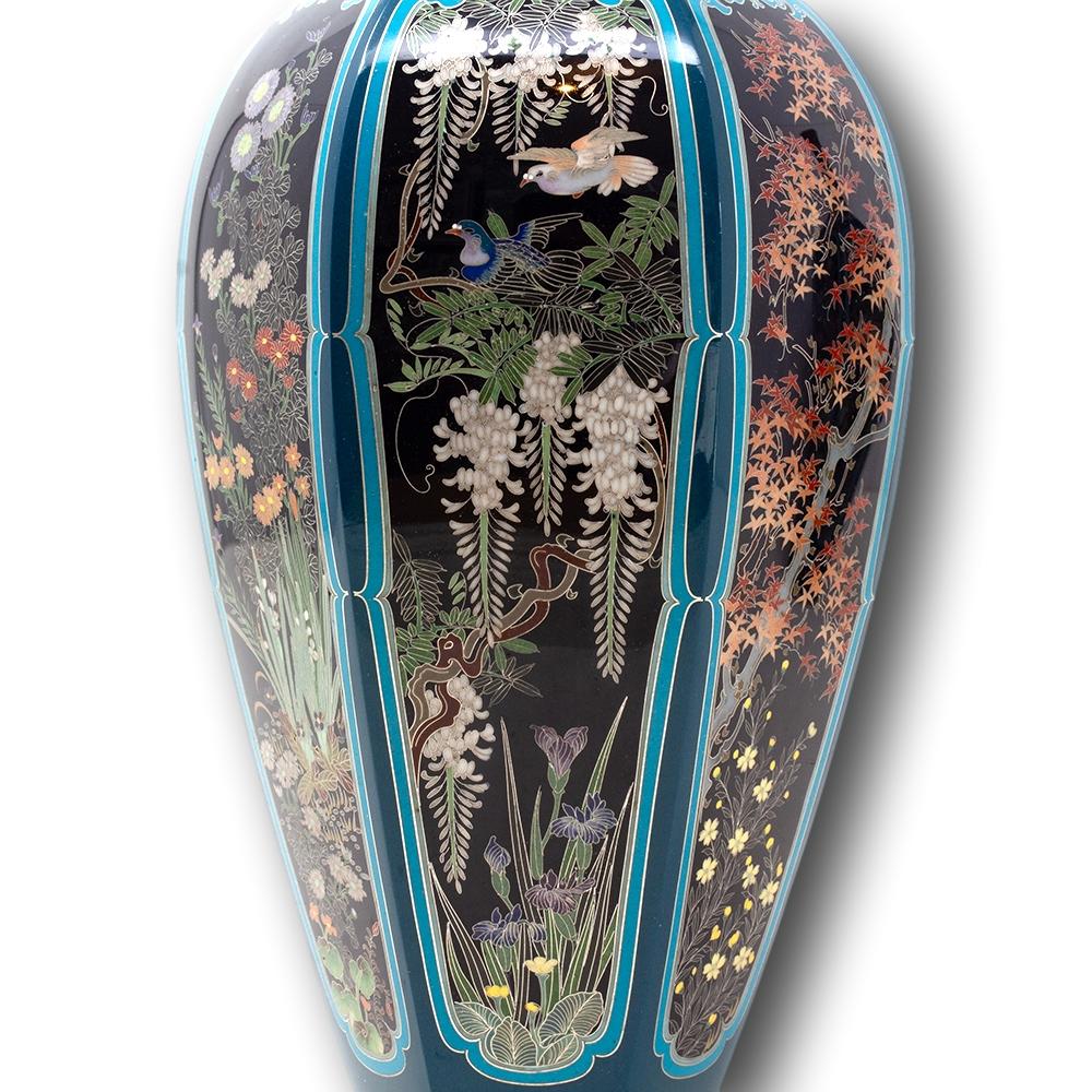 Coppia di vasi giapponesi in smalto cloisonné di Ota Hyozo, periodo Meiji in vendita 3