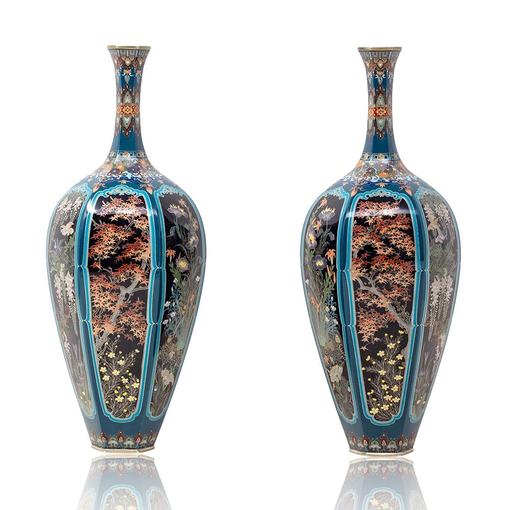 Giapponese Coppia di vasi giapponesi in smalto cloisonné di Ota Hyozo, periodo Meiji in vendita