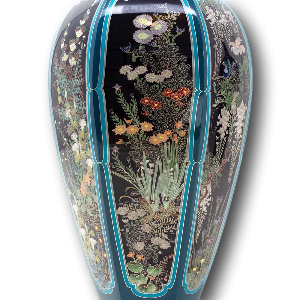 Coppia di vasi giapponesi in smalto cloisonné di Ota Hyozo, periodo Meiji in vendita 2