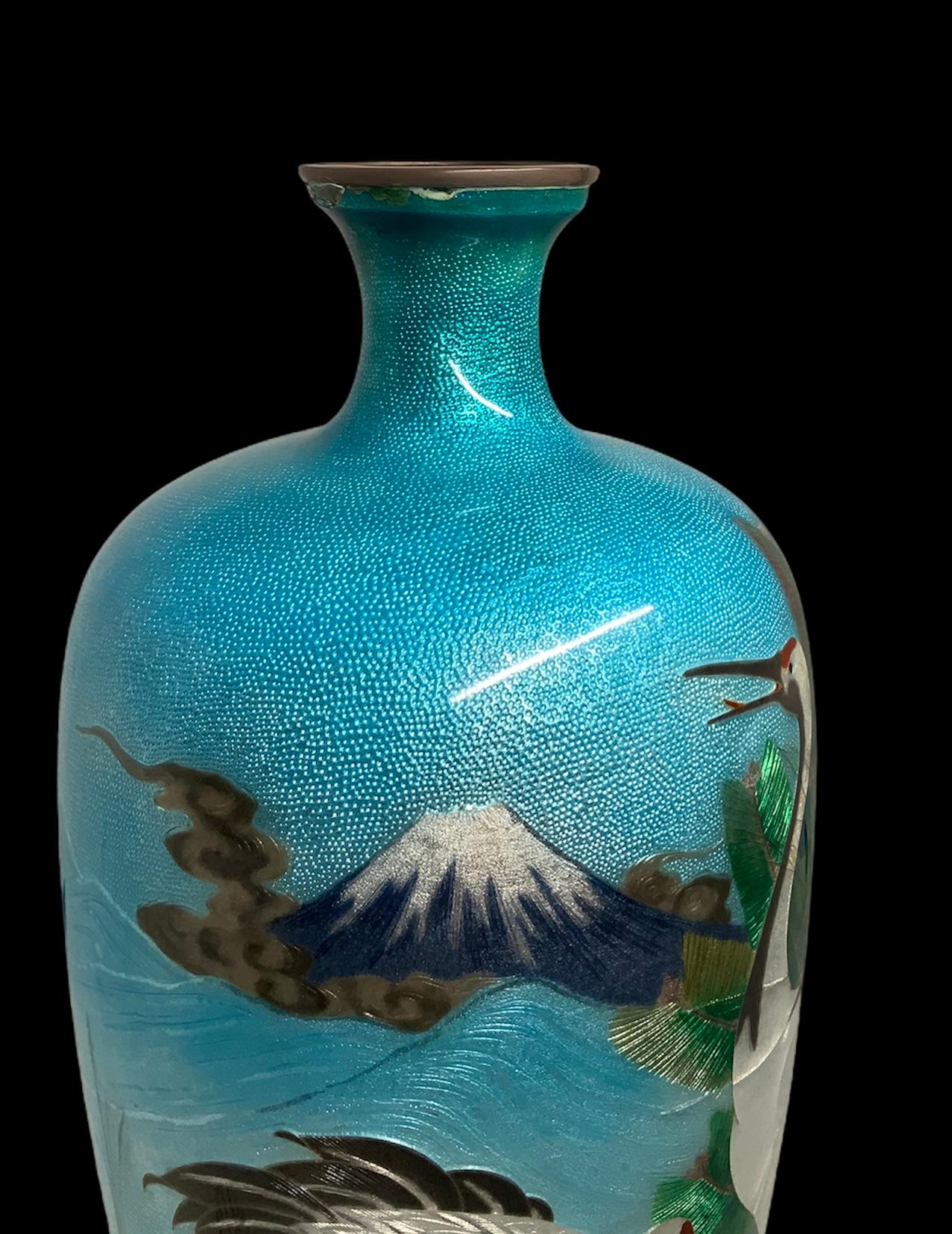 Vase-urne à feuilles en cloisonné japonais en vente 2