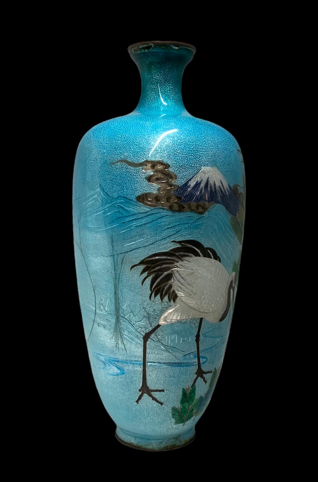 Vase-urne à feuilles en cloisonné japonais en vente 4