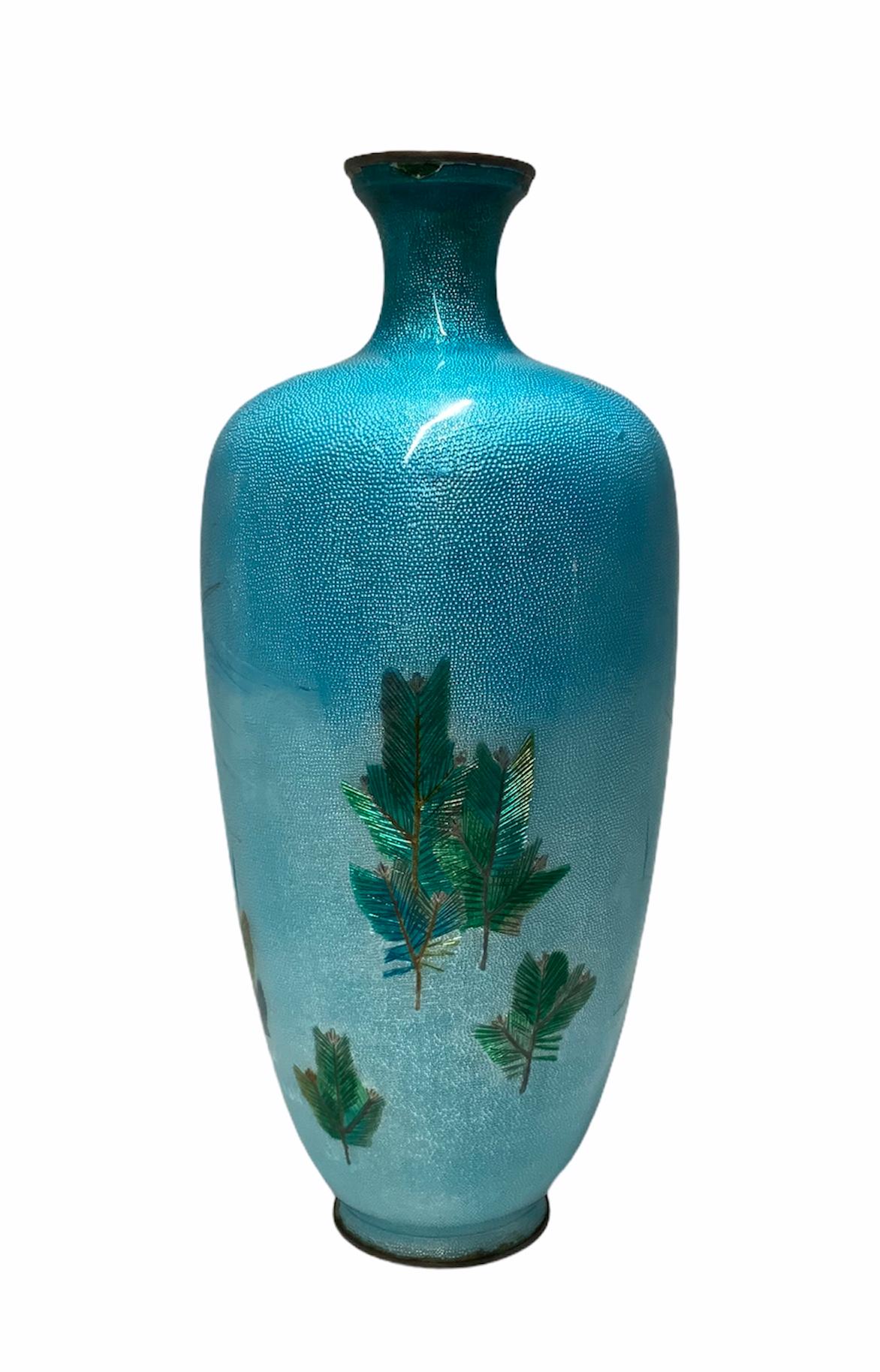 Japonisme Vase-urne à feuilles en cloisonné japonais en vente