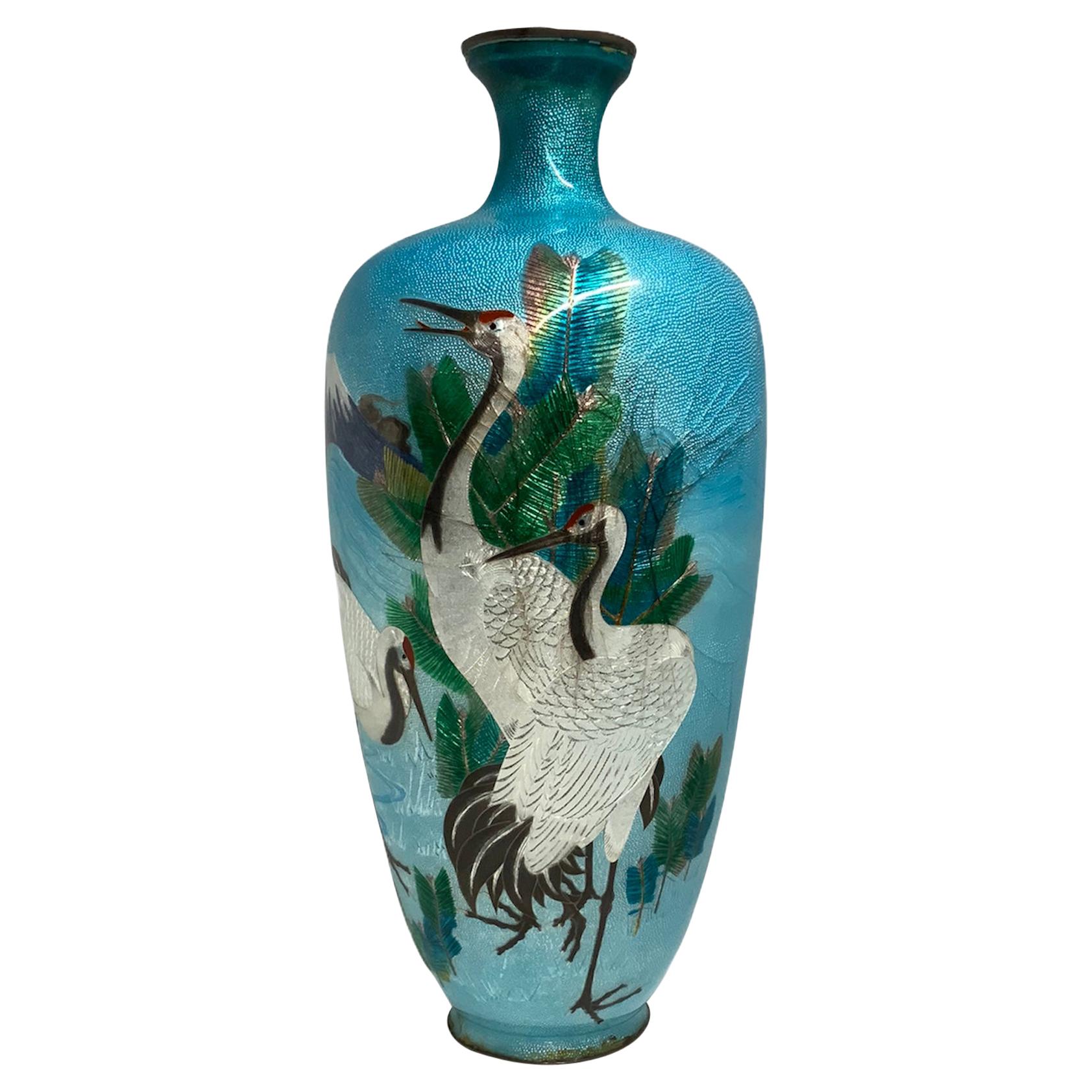 Vase-urne à feuilles en cloisonné japonais