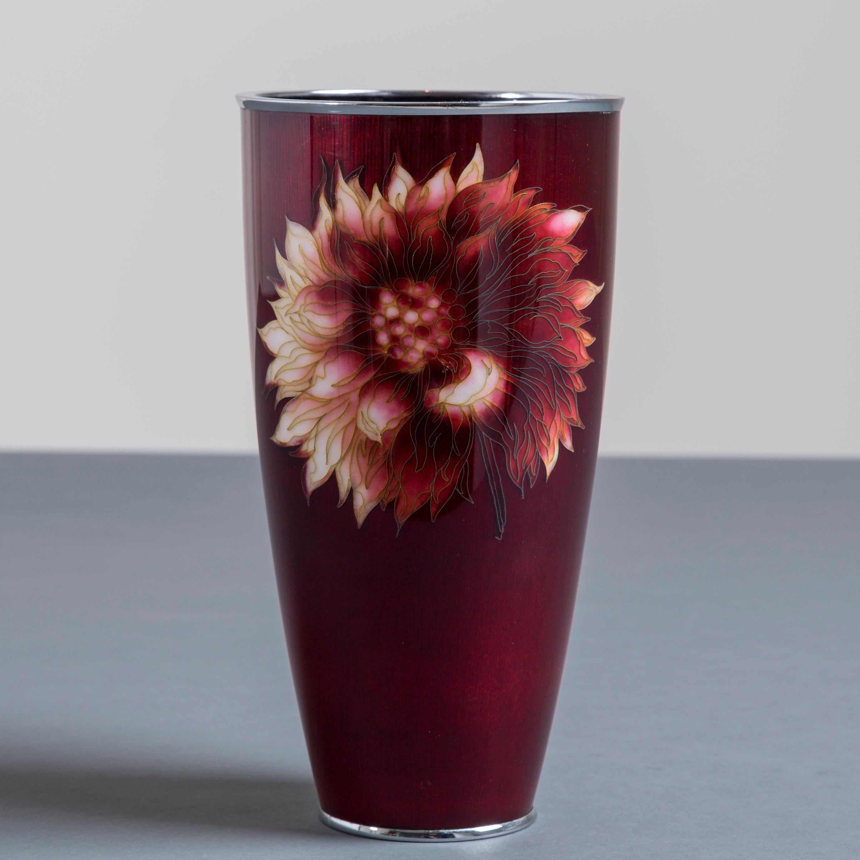 Mid-20th Century Japanese Cloisonné Gin-Bari Red Beaker Vase, circa 1950 For Sale