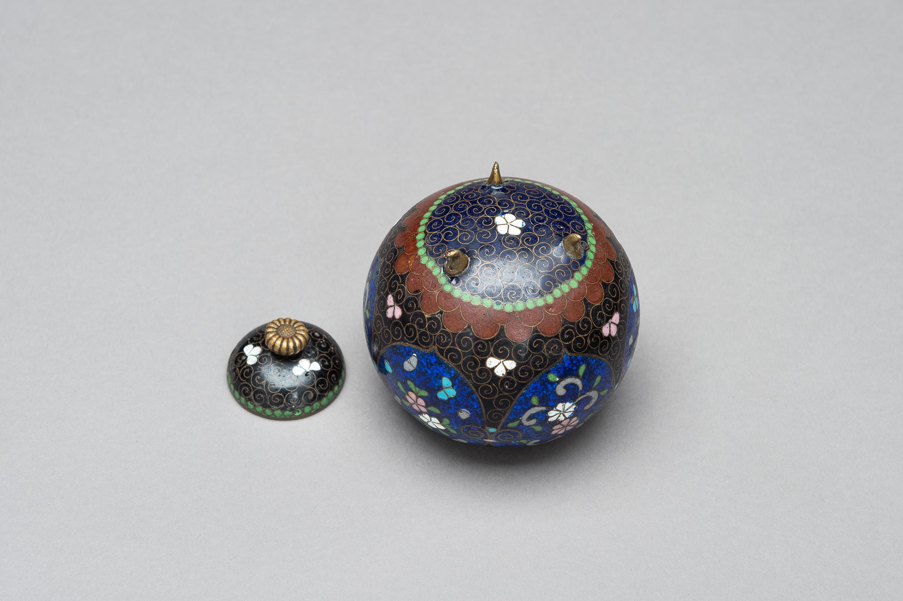 Japanese Cloisonné Koro with Cover, Meiji Period 6