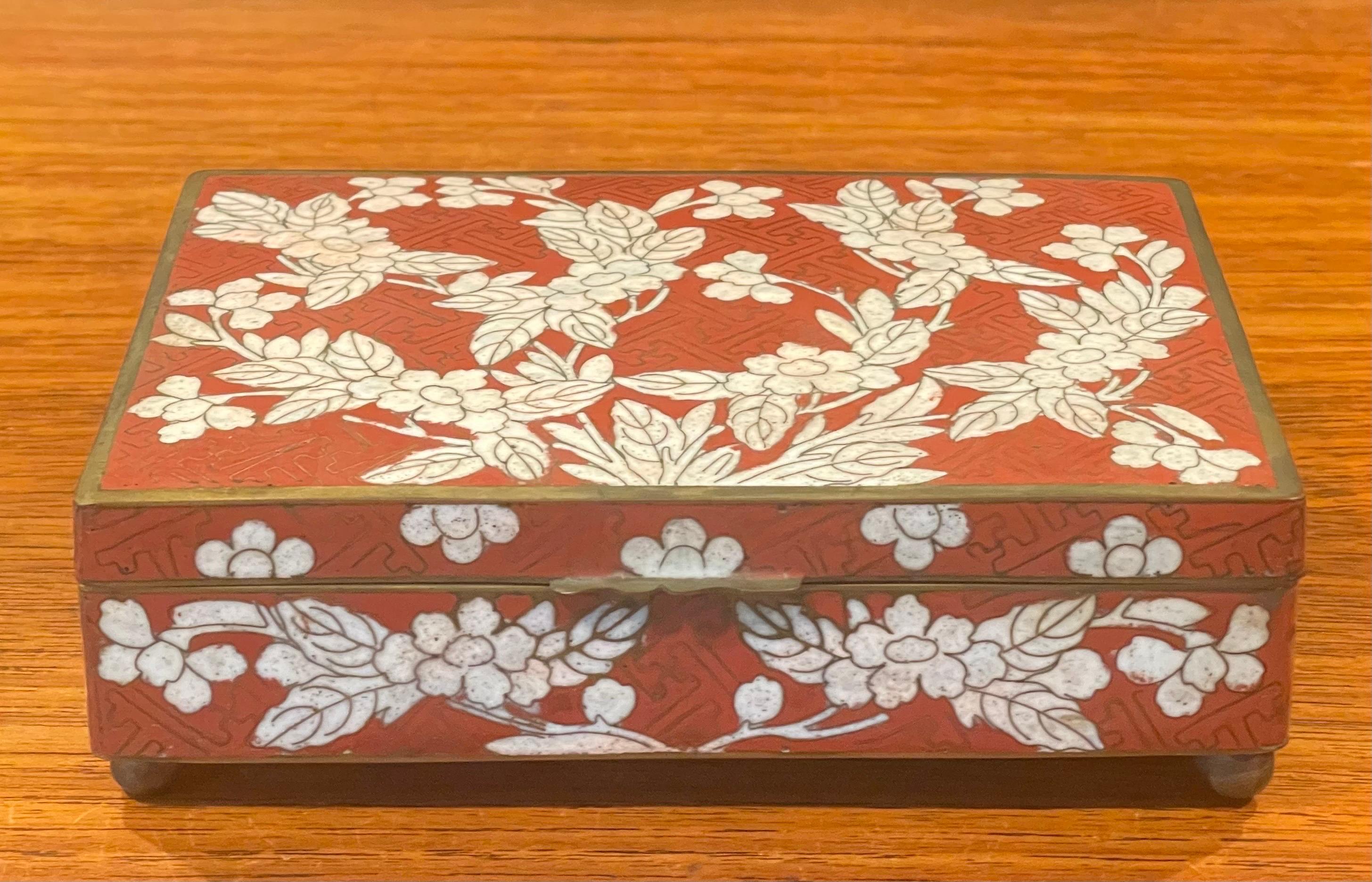 Japanese Cloisonne Lidded Trinket Box with Bun Feet 1