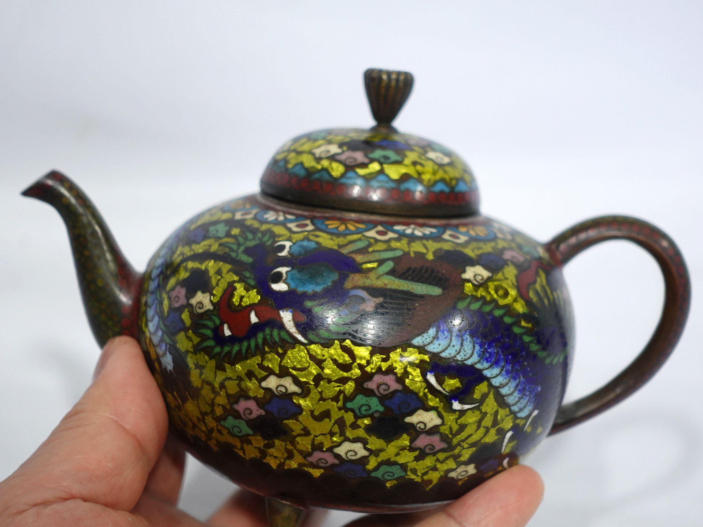 Antique Japanese Cloisonné Meiji Period Dragon Footed Teapot CO#04 For Sale 2
