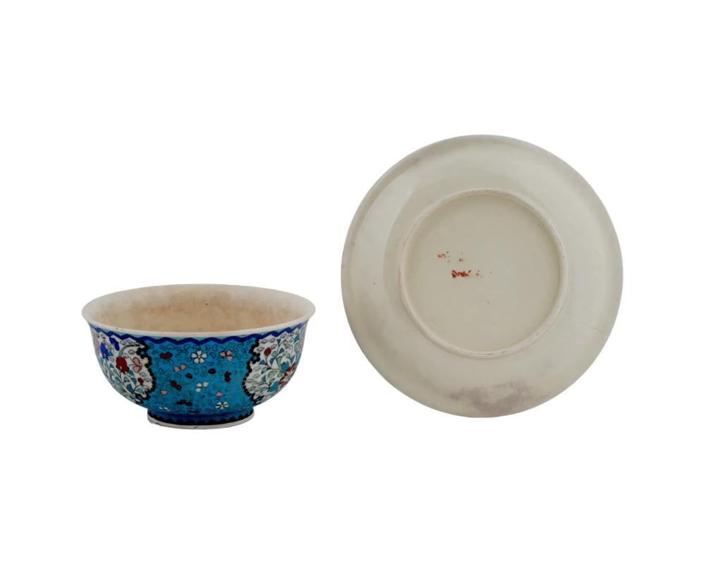Cloisonné Japonés Meiji Totai Esmalte Sobre Porcelana Plato Tazón Set en Bueno estado para la venta en New York, NY