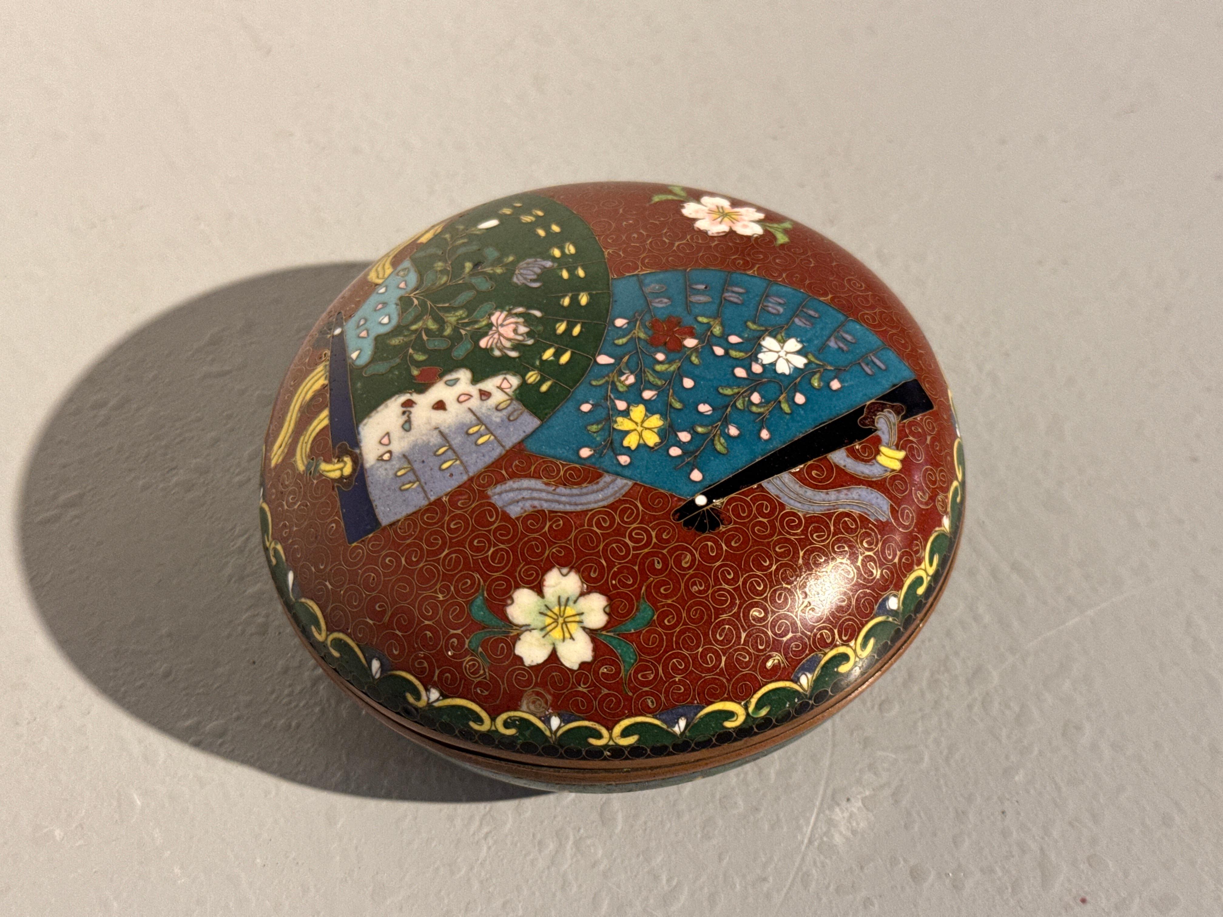 Early 20th Century Japanese Cloisonne Round Box with Fan Design, Meiji Period, c. 1900, Japan For Sale