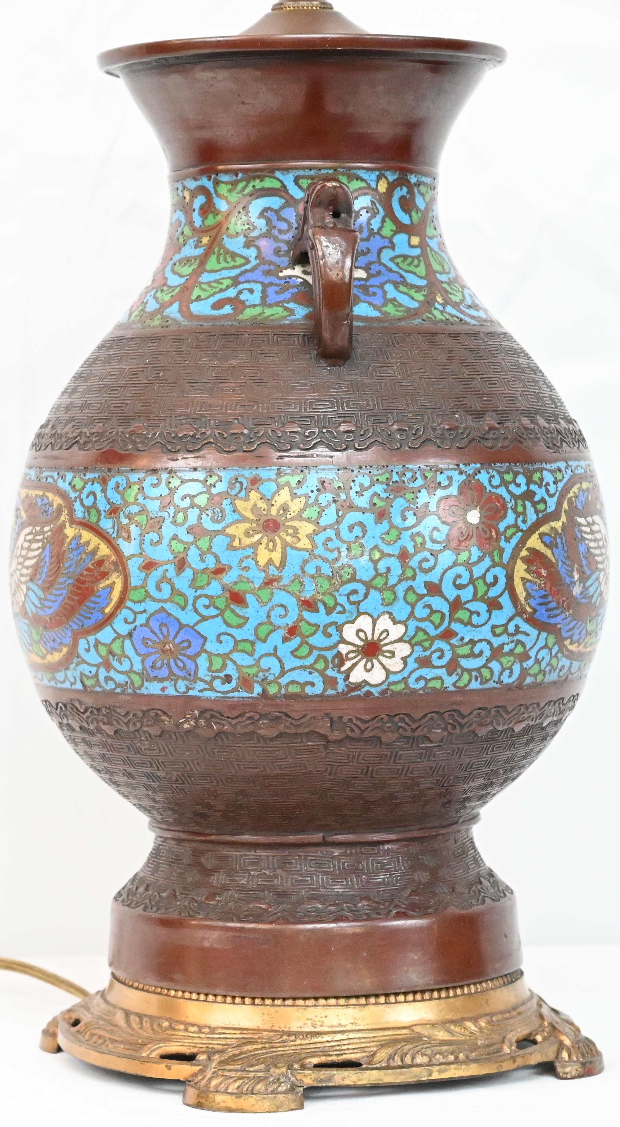 Cloissoné Japanese Cloisonne Table Lamp Mounted on Brass  For Sale