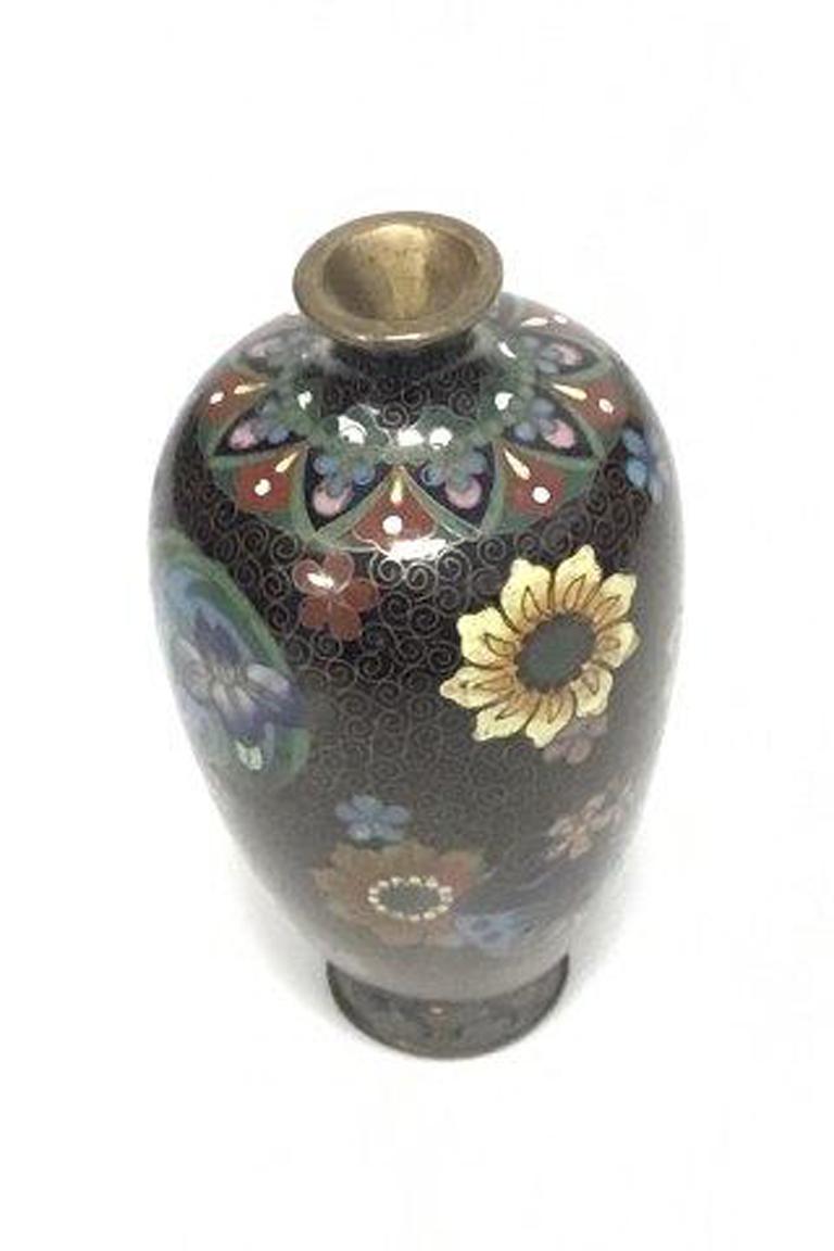 Japanese Cloisonne Vase In Good Condition For Sale In Copenhagen, DK