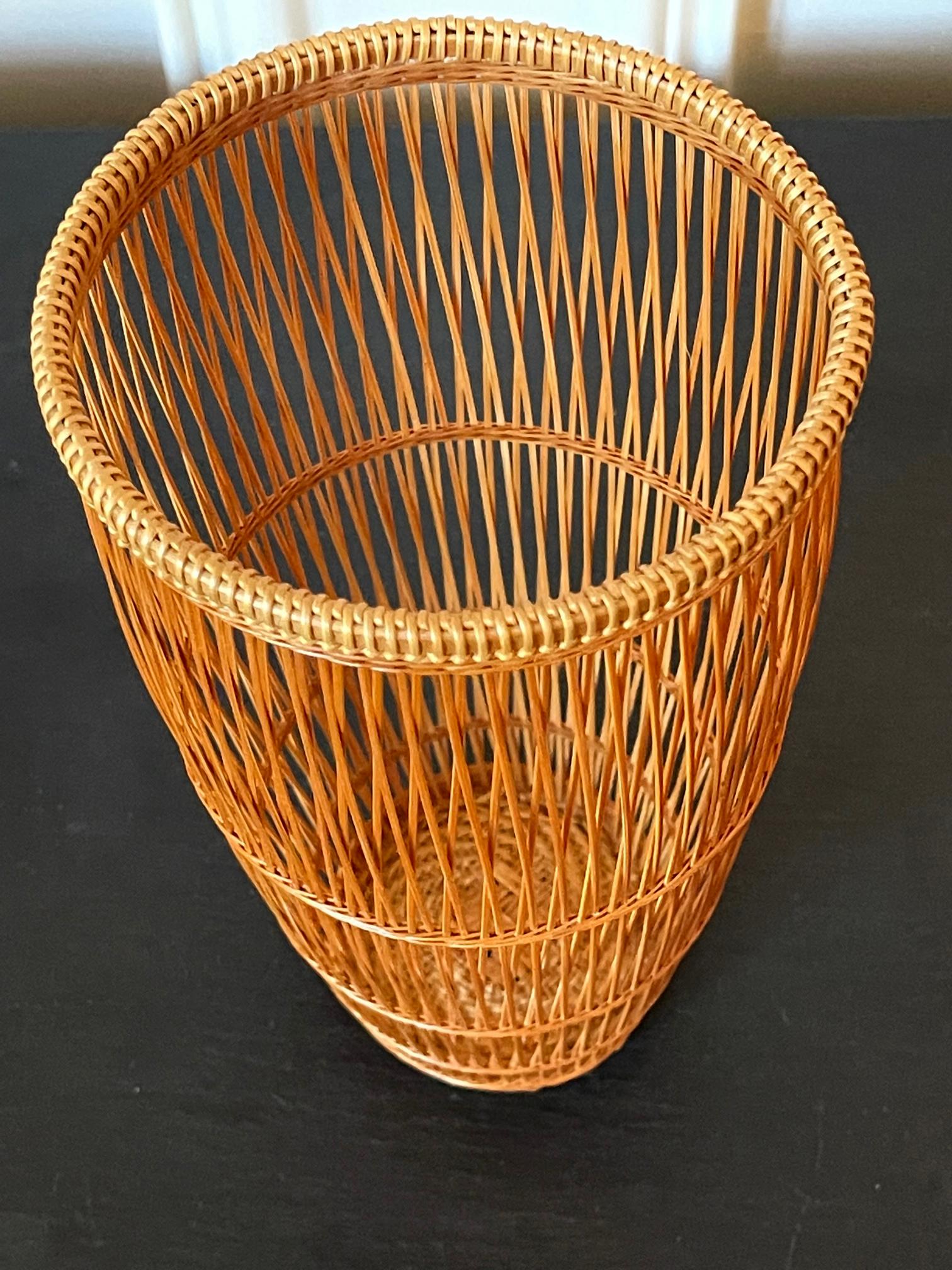 Japanese Contemporary Bamboo Basket by Abe Motoshi For Sale 4