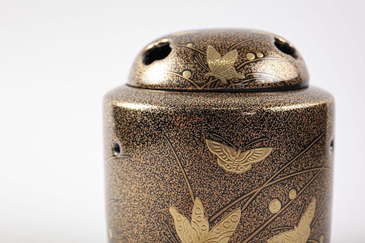 Japanese Contemporary Black Gold Porcelain Koro Incense Burner In New Condition For Sale In Takarazuka, JP