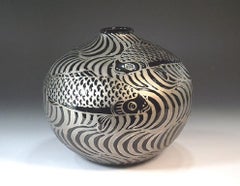 Vase japonais contemporain en porcelaine noire et platine par un maître artiste, 5 pièces