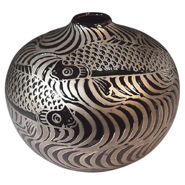 Vase japonais contemporain en porcelaine noire et platine par un maître artiste, 5 pièces