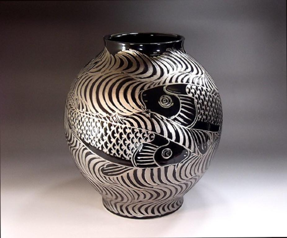 Japanese Contemporary Black Platinum Porcelain Vase by Master Artist, 7 For Sale 1