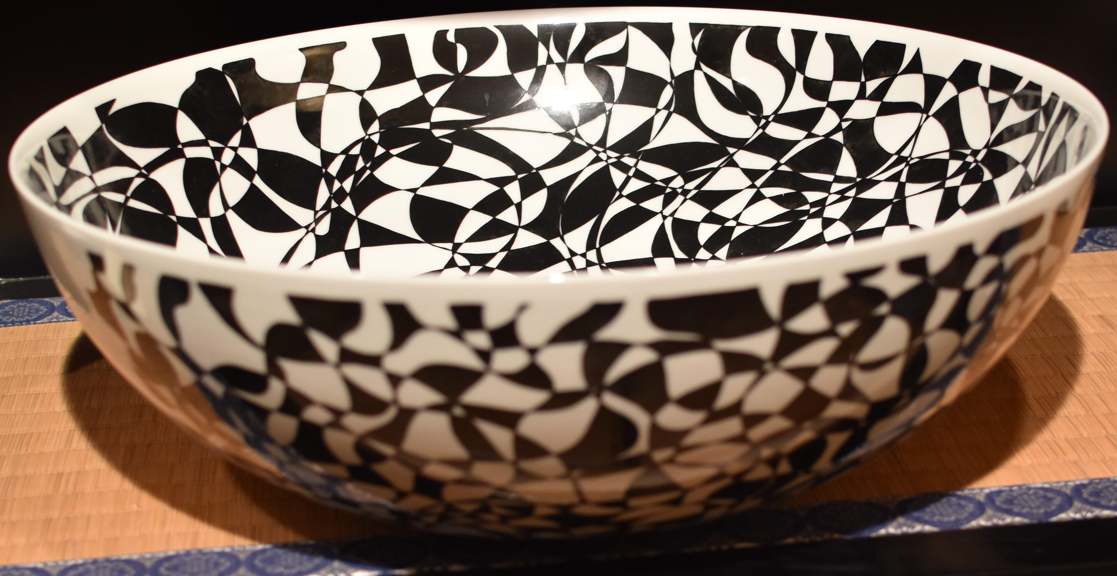Jarrón Contemporáneo Japonés de Porcelana Blanca y Negra del Maestro Artista en Nuevo Estado en Takarazuka, JP