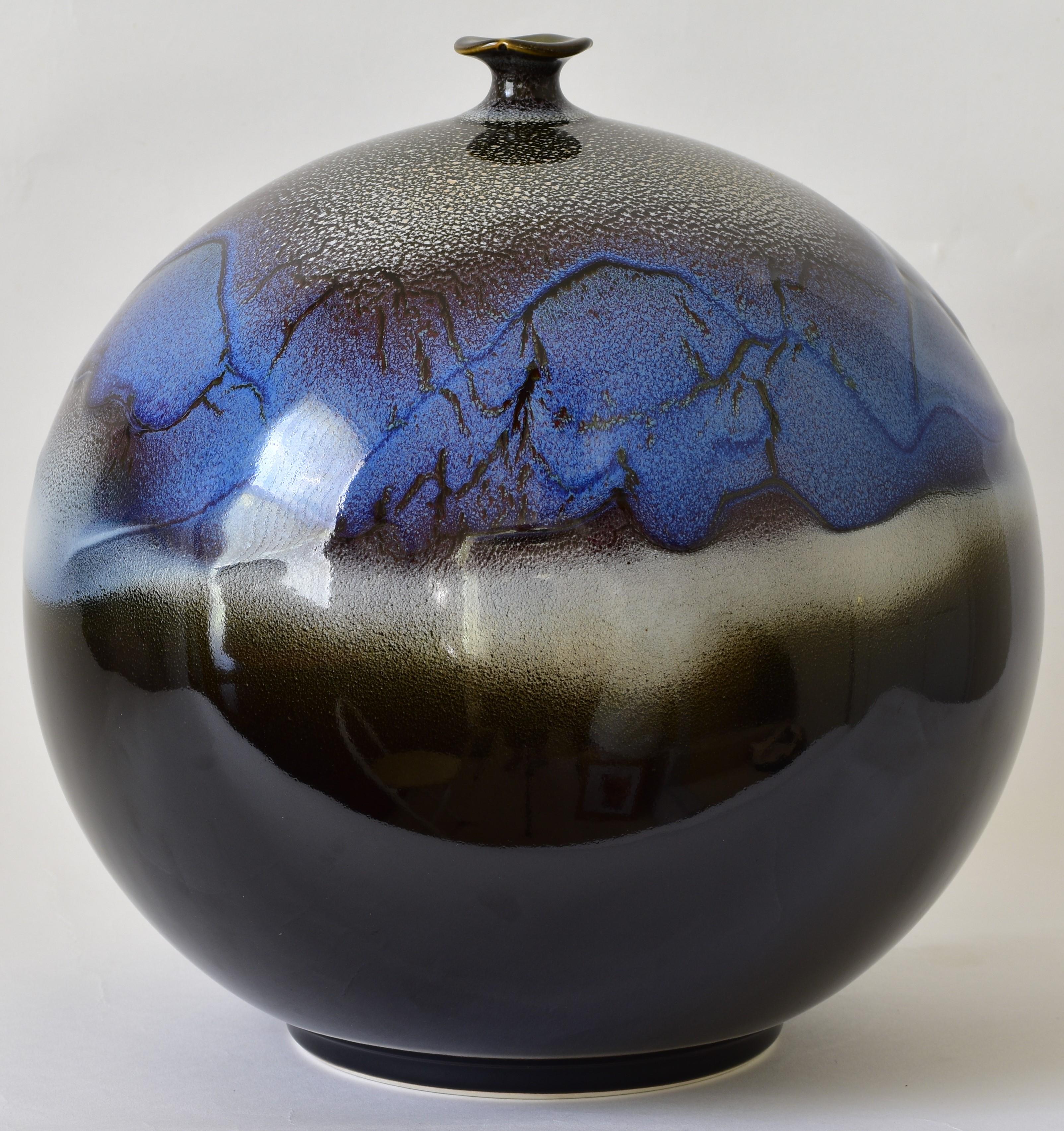 Japanese Contemporary Blue Black White Porcelain Vase by Master Artist For Sale 1