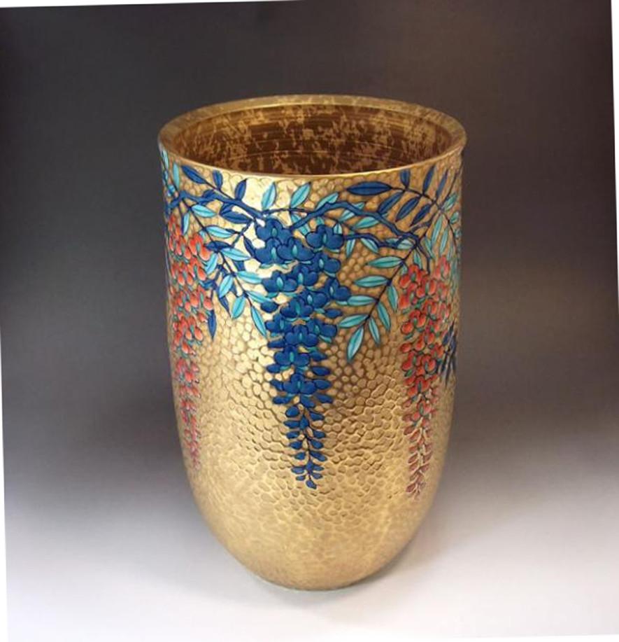 Doré Vase japonais contemporain en porcelaine bleu, or et orange par un artiste en vente