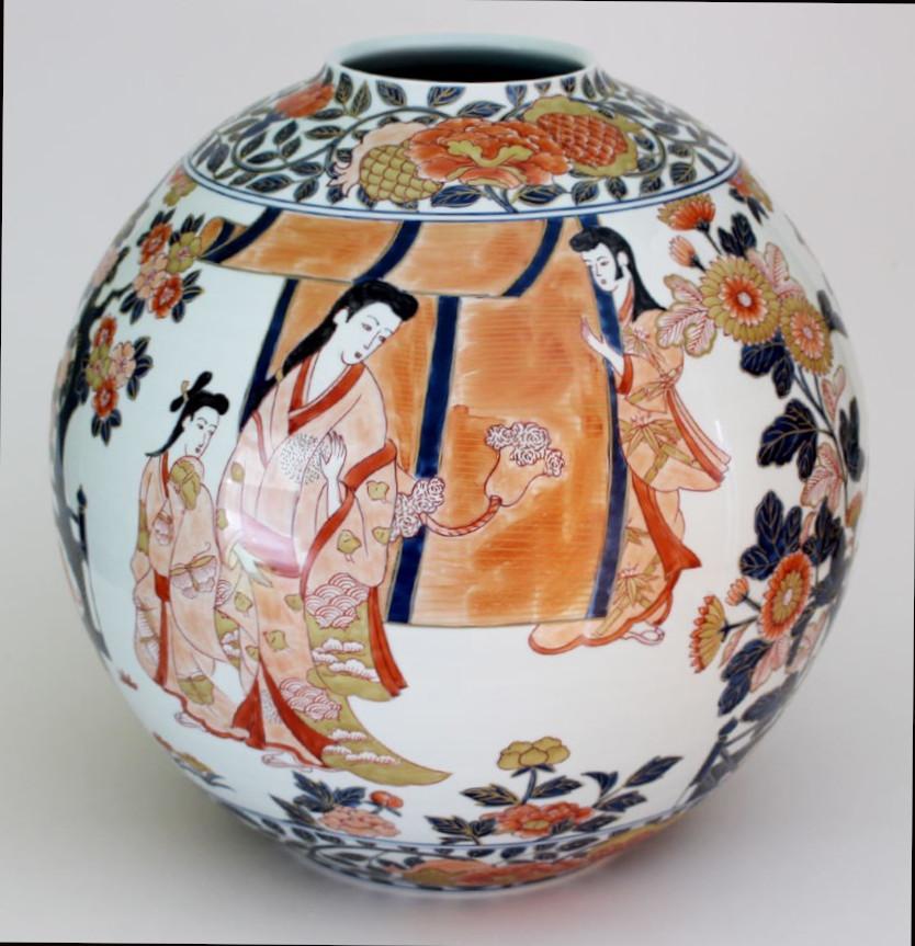 Japanese Contemporary Blue Gold Pink Porcelain Vase by Master Artist For Sale 1