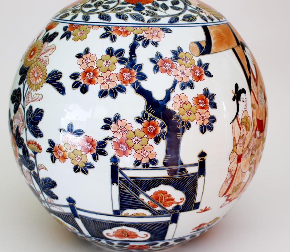Japanese Contemporary Blue Gold Pink Porcelain Vase by Master Artist For Sale 2