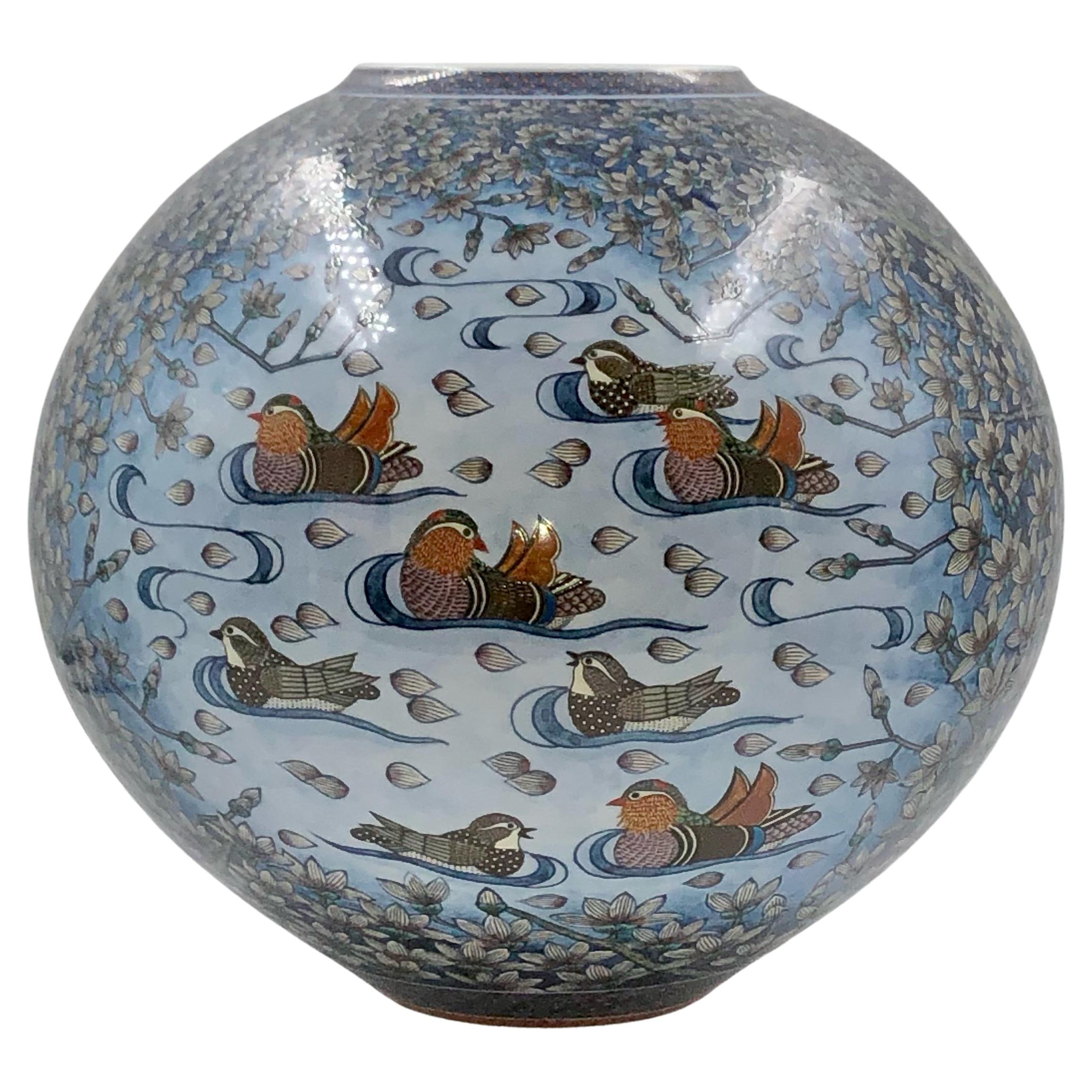 Vaso contemporaneo giapponese in porcellana blu-arancione di un maestro artista