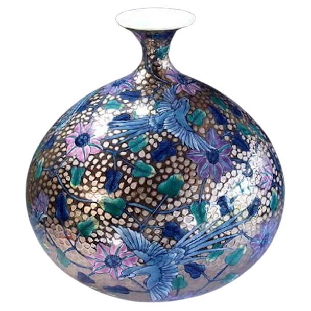 Vase japonais contemporain en porcelaine bleu et rose en platine par un maître artiste, 2