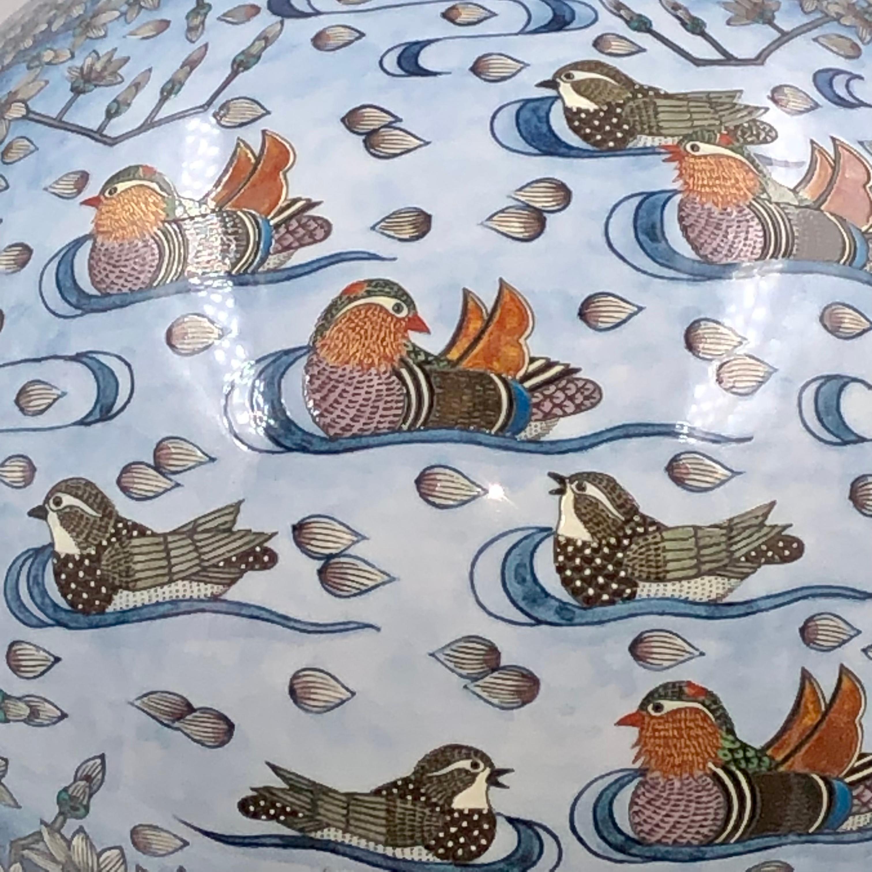 Japonais Vase japonais contemporain en porcelaine bleu-orange par un maître artiste en vente