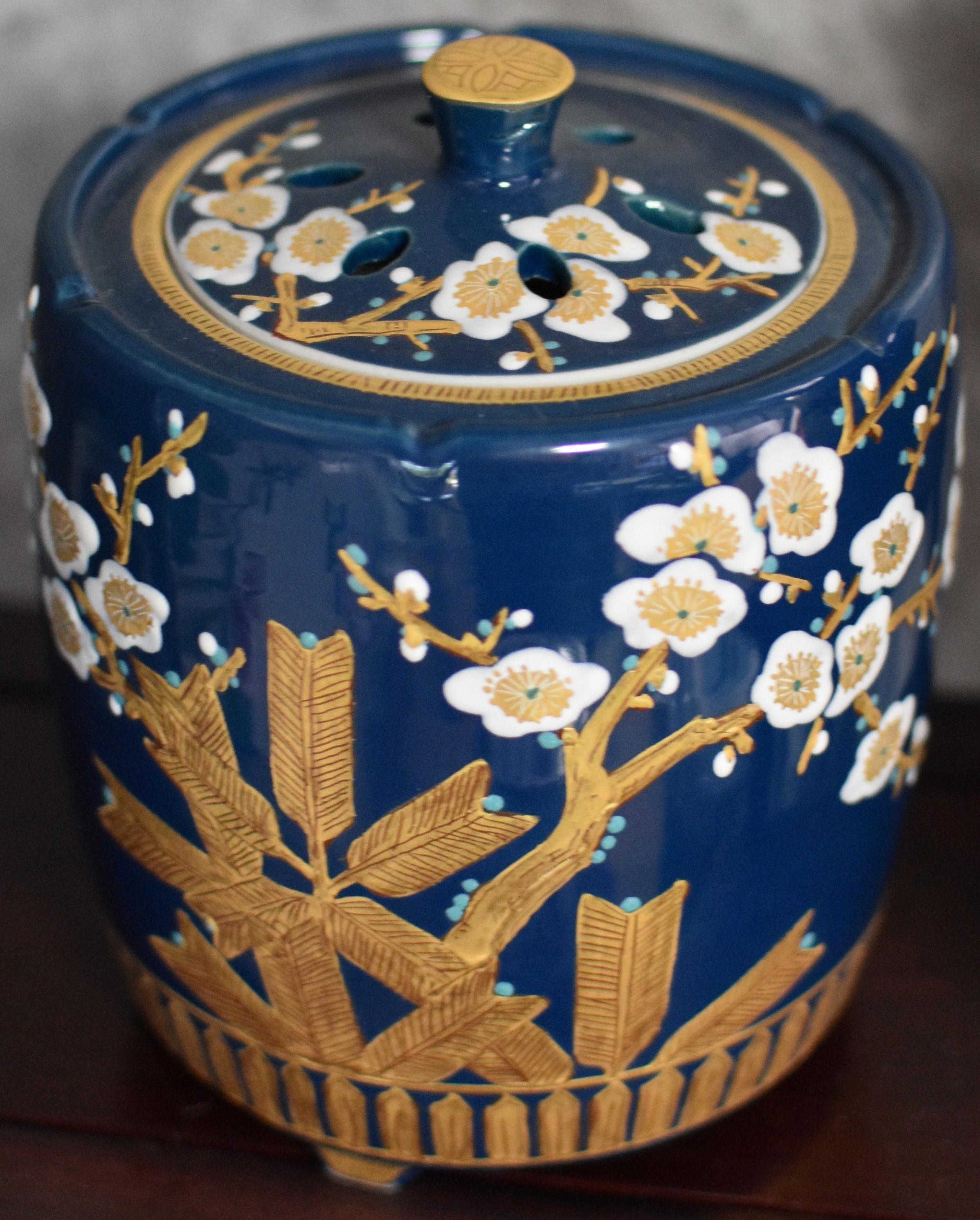 Meiji Japanese Contemporary Blue Gold Porcelain Incense Burner Jar by Master Artist, 2 For Sale