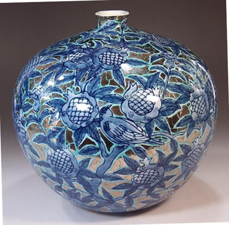 Gilt Japanese Contemporary Blue Red Platinum Porcelain Vase by Master Artist, 5 For Sale