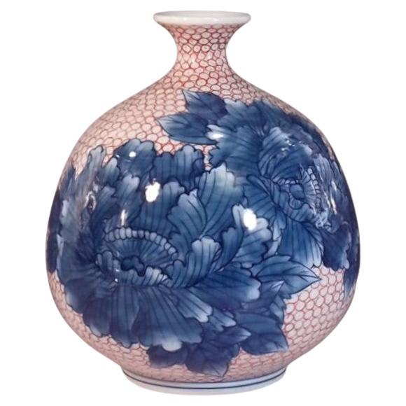 Vase japonais contemporain en porcelaine bleu-rouge par un maître artiste, 3