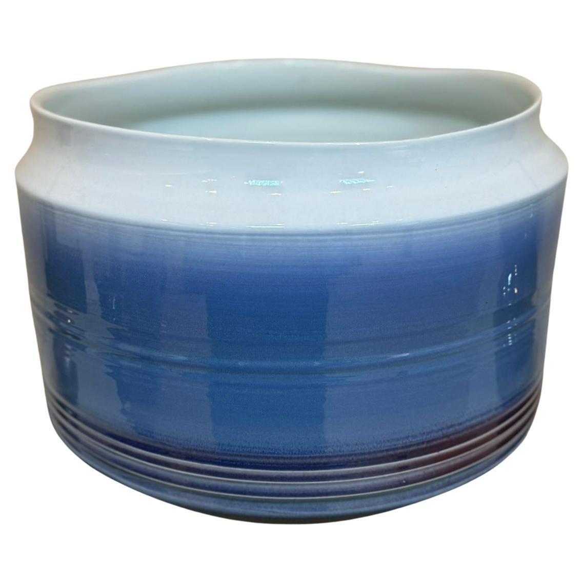 Jarrón Contemporáneo Japonés de Porcelana Azul Roja Blanca del Maestro Artista