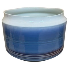 Jarrón Contemporáneo Japonés de Porcelana Azul Roja Blanca del Maestro Artista