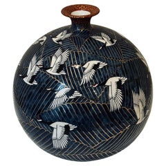 Vaso contemporaneo giapponese in porcellana blu bianco oro del maestro artista, 2