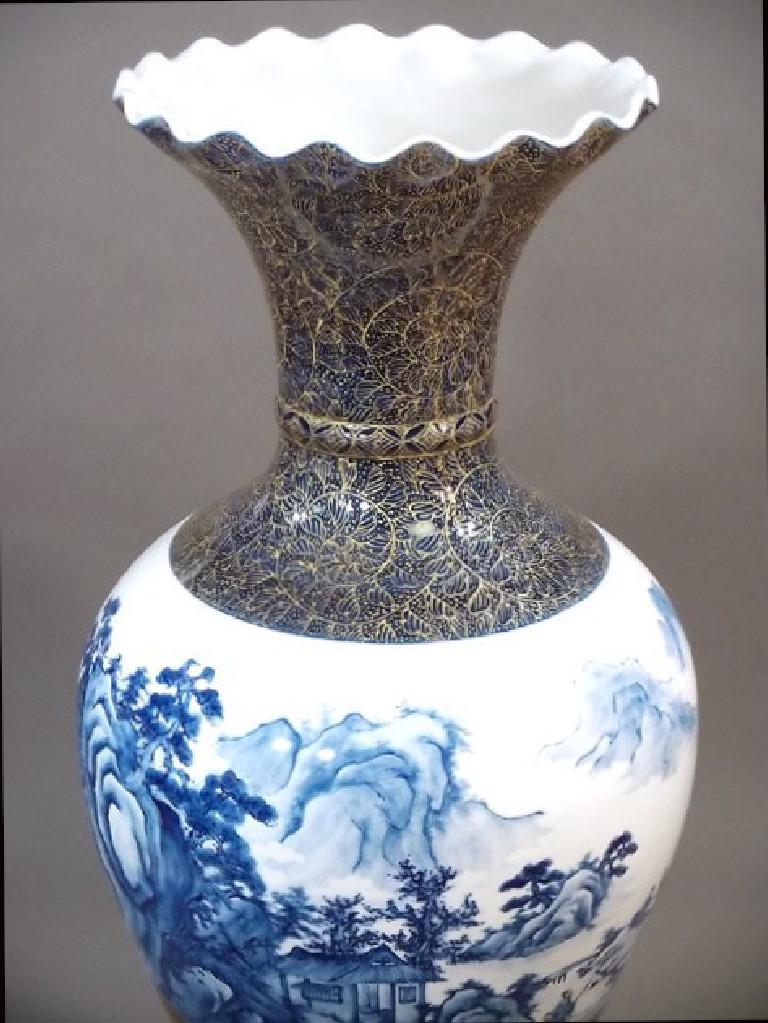 Exquisite large contemporary Japanese porcelain decorative vase, intricately hand-painted in underglaze blue, gold and white, a masterpiece by highly acclaimed master artist from the historic Arita-Imari region of Japan. In 2016, the British Museum