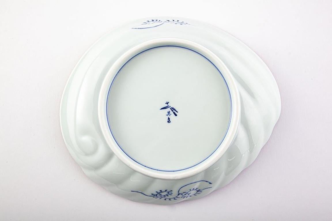 Japanese Contemporary Blue White Porcelain Charger  For Sale 5