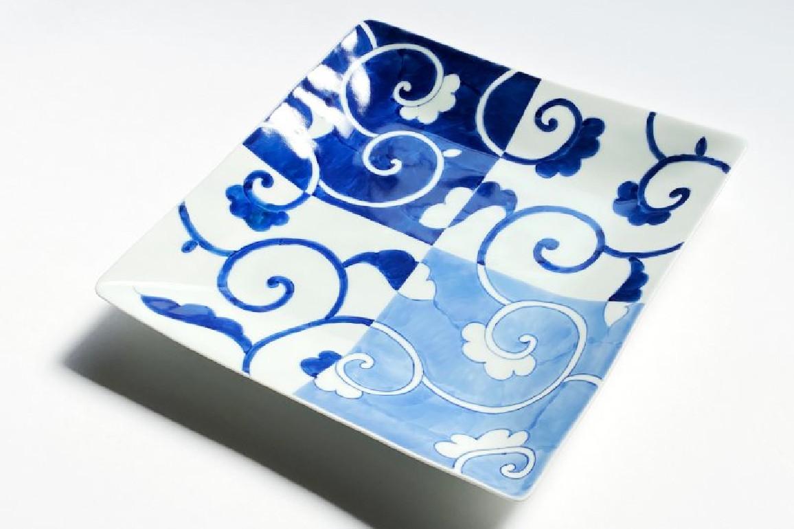 Meiji Assiette à dîner japonaise contemporaine en porcelaine bleue et blanche en vente