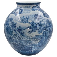 Vase japonais contemporain en porcelaine bleue et blanche par un maître artiste, 3 pièces