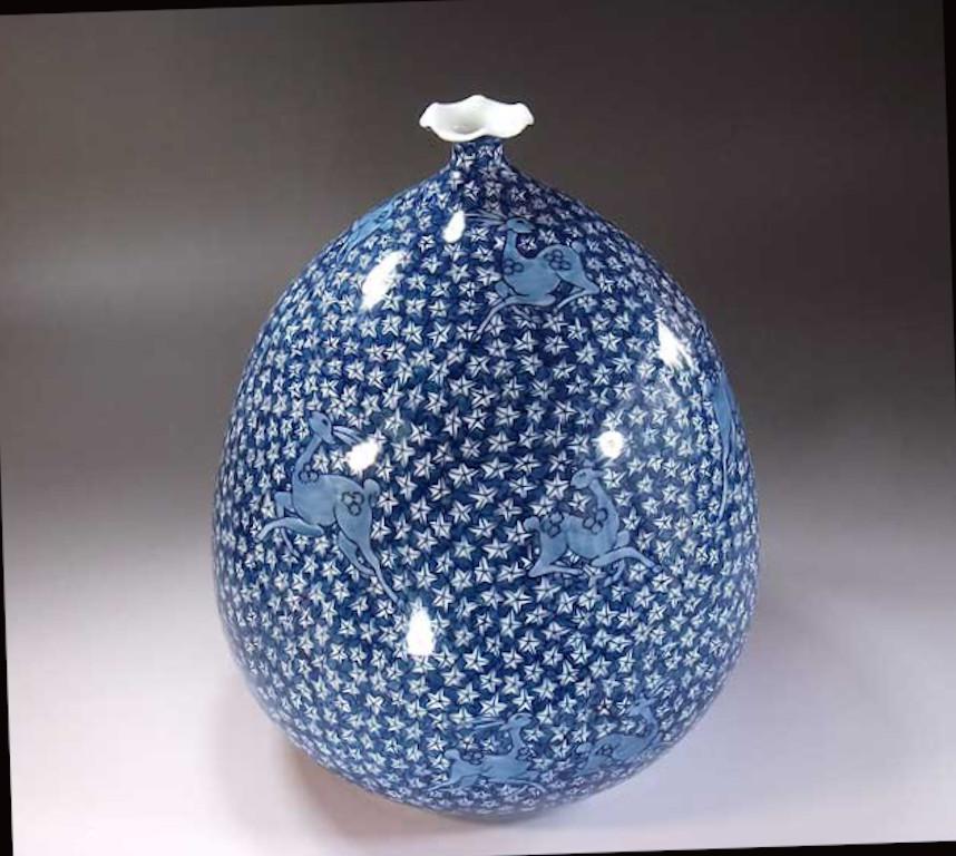 Meiji Japanese Contemporary Blue White Porcelain Vase by Master Artist, 5 For Sale