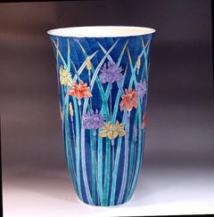 Japanische zeitgenössische japanische Porzellanvase von Meisterkünstler in Blau, Gelb und Lila